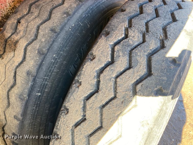 image for item DL1449 2006 Dragon  vacuum trailer