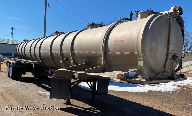 image for item DL1450 2003 Heil  vacuum trailer