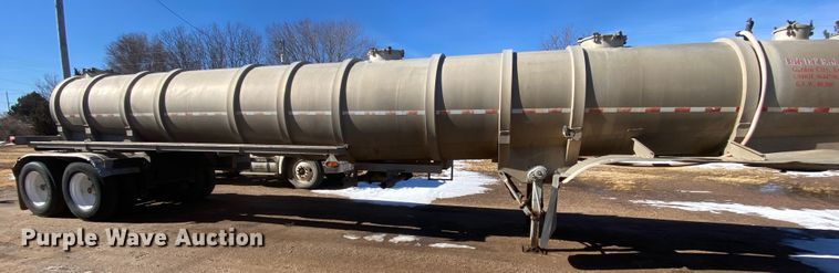 image for item DL1450 2003 Heil  vacuum trailer