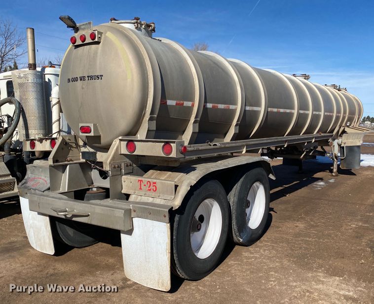 image for item DL1450 2003 Heil  vacuum trailer