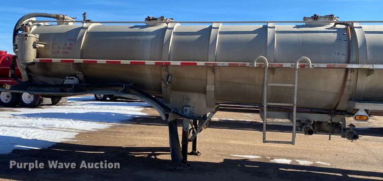 image for item DL1450 2003 Heil  vacuum trailer