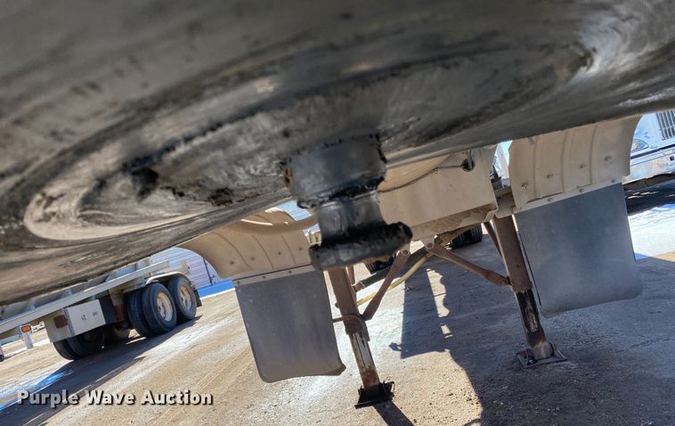 image for item DL1450 2003 Heil  vacuum trailer