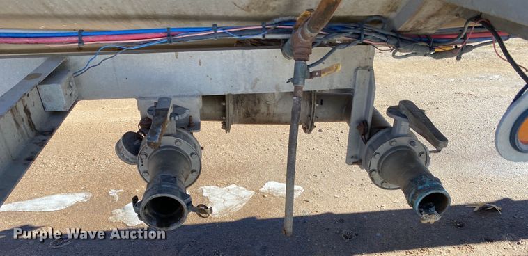 image for item DL1450 2003 Heil  vacuum trailer