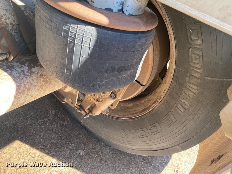 image for item DL1450 2003 Heil  vacuum trailer