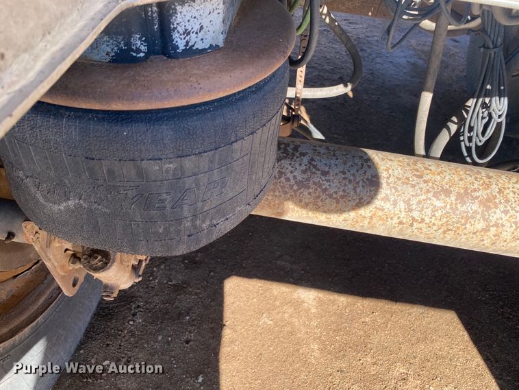 image for item DL1450 2003 Heil  vacuum trailer