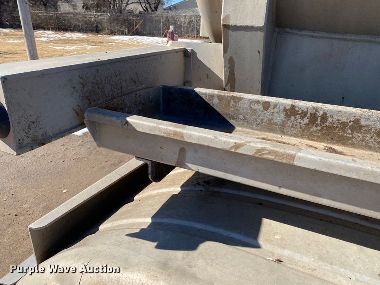 image for item DL1450 2003 Heil  vacuum trailer