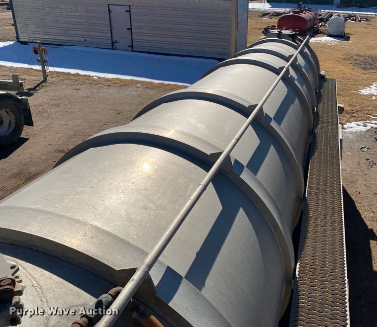 image for item DL1450 2003 Heil  vacuum trailer