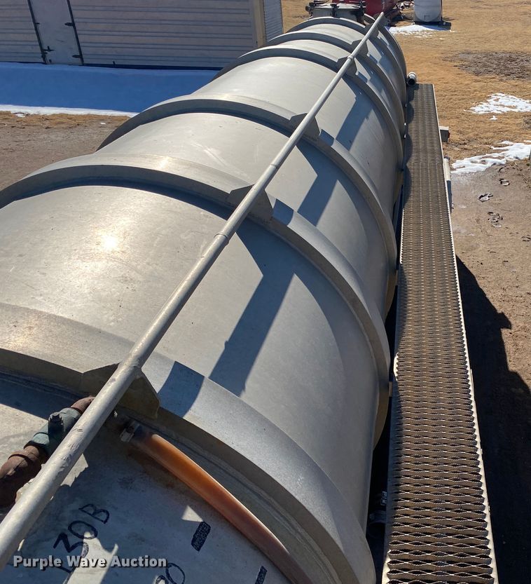 image for item DL1450 2003 Heil  vacuum trailer