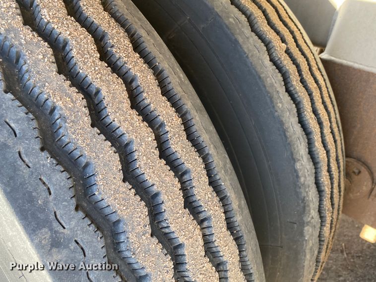 image for item DL1450 2003 Heil  vacuum trailer