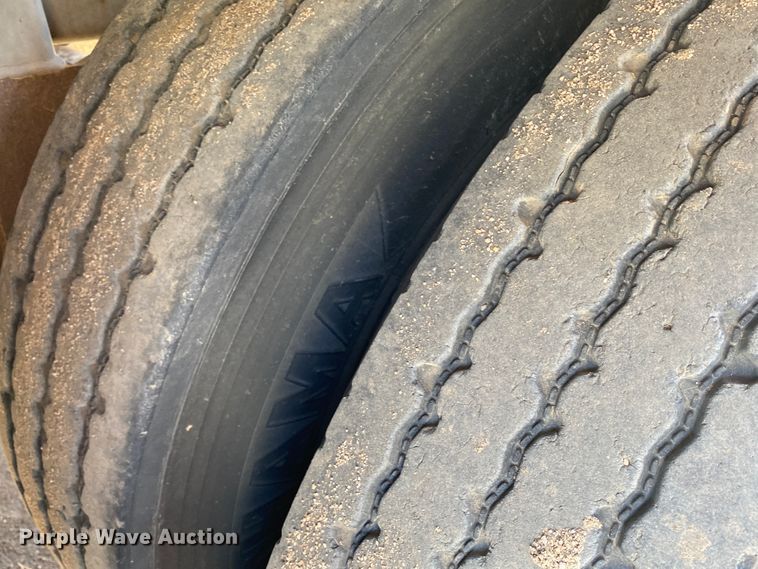 image for item DL1450 2003 Heil  vacuum trailer