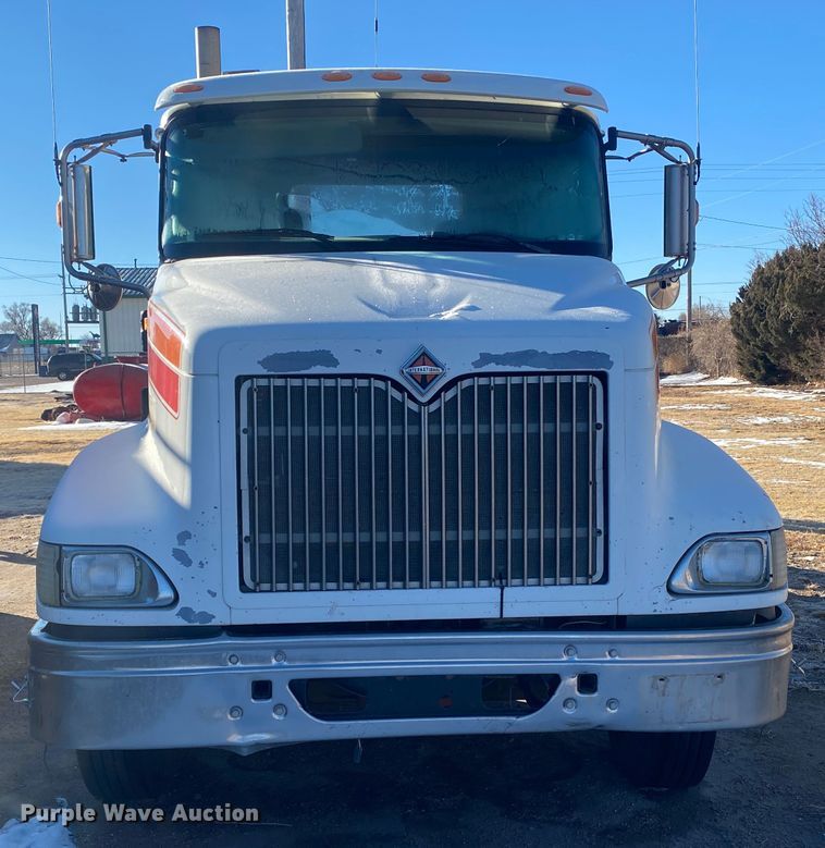 image for item DL1451 2010 International 9200i  semi truck