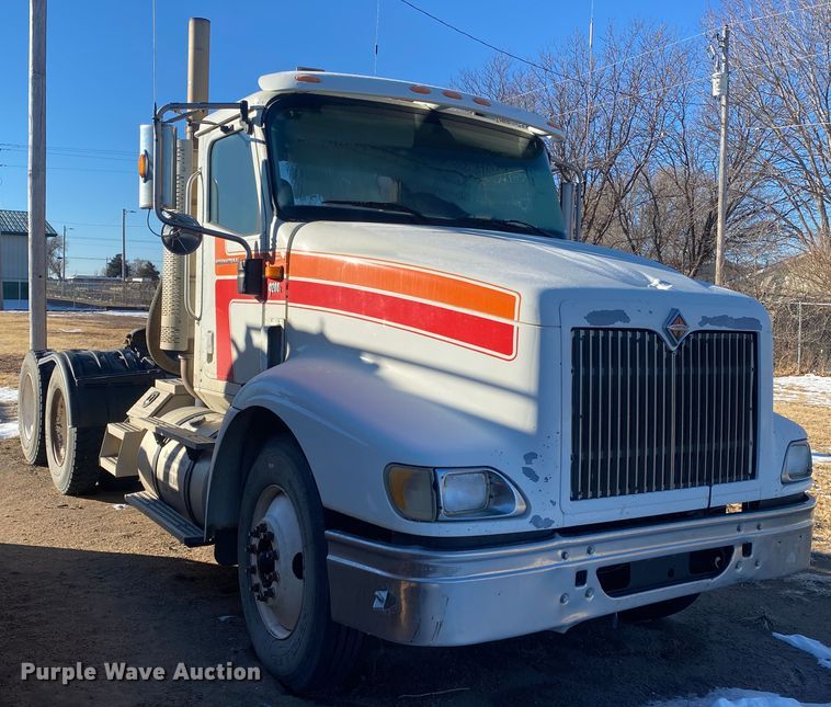 image for item DL1451 2010 International 9200i  semi truck