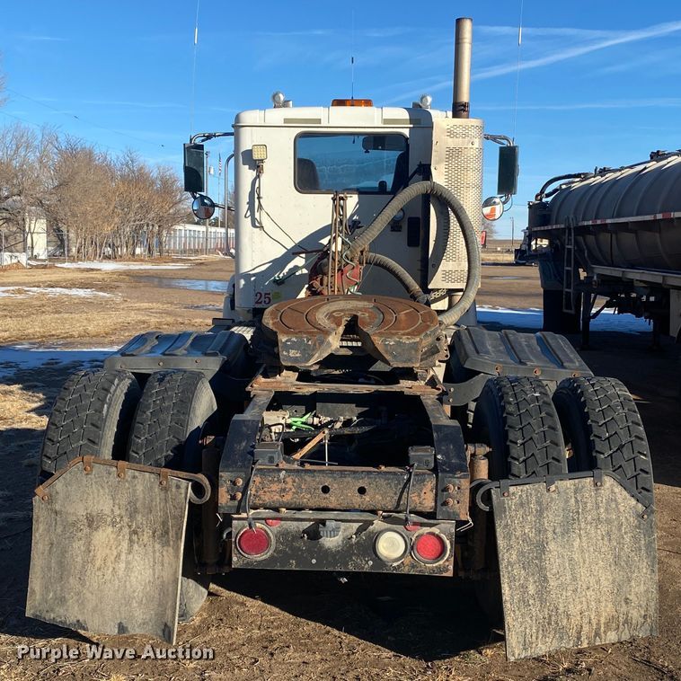 image for item DL1451 2010 International 9200i  semi truck