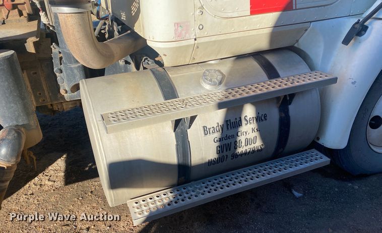 image for item DL1451 2010 International 9200i  semi truck