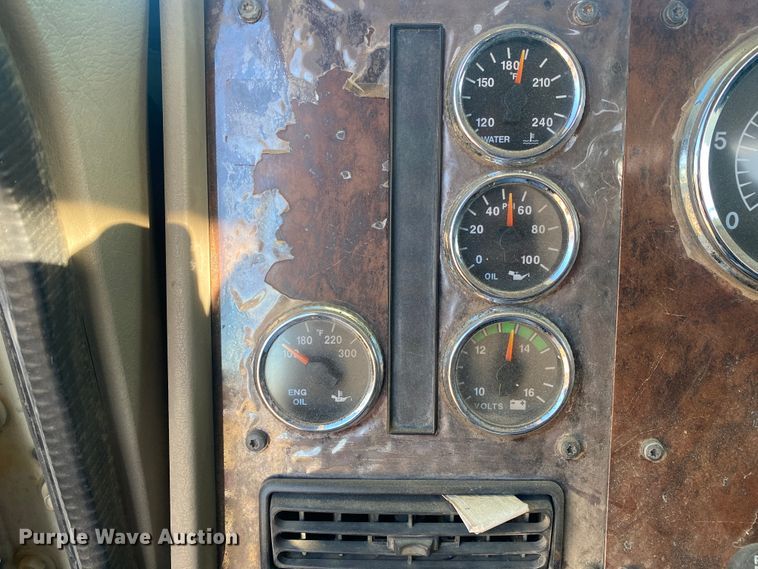 image for item DL1451 2010 International 9200i  semi truck