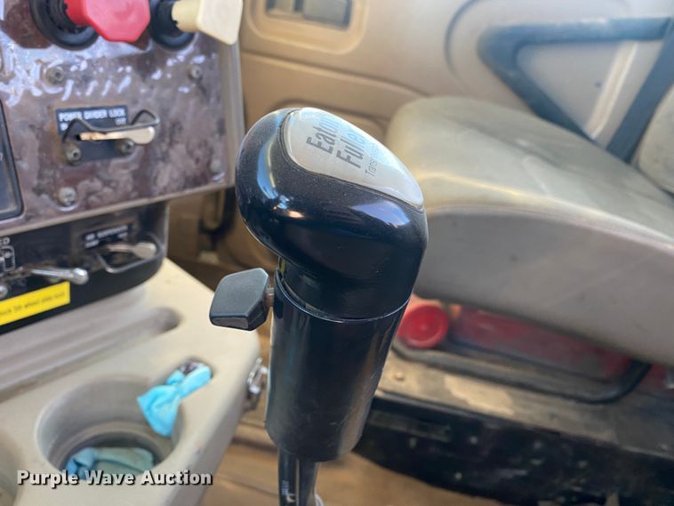 image for item DL1451 2010 International 9200i  semi truck