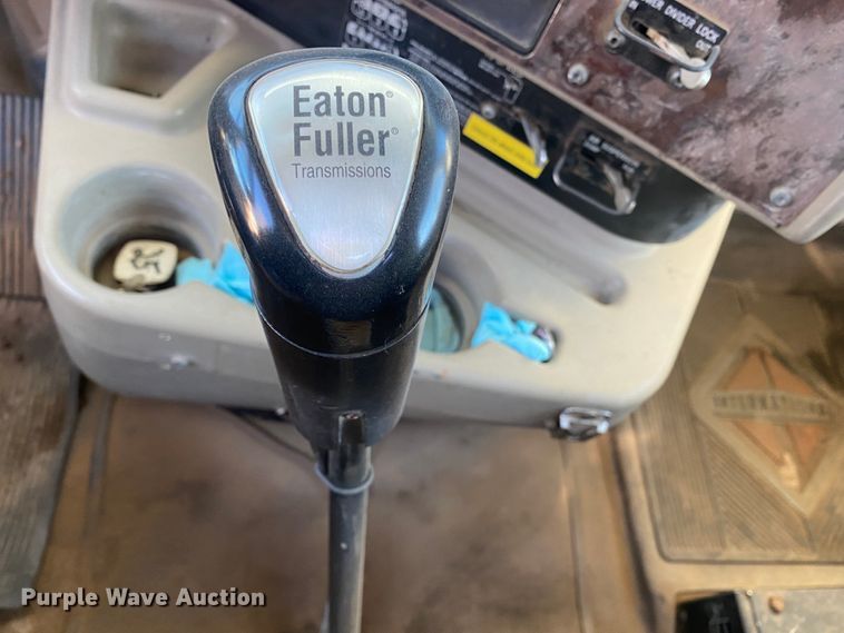 image for item DL1451 2010 International 9200i  semi truck