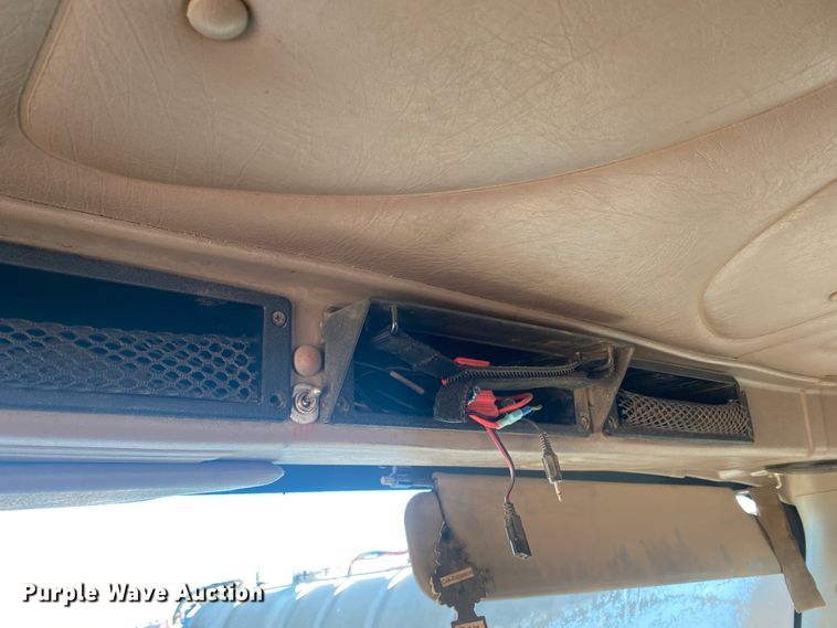 image for item DL1451 2010 International 9200i  semi truck