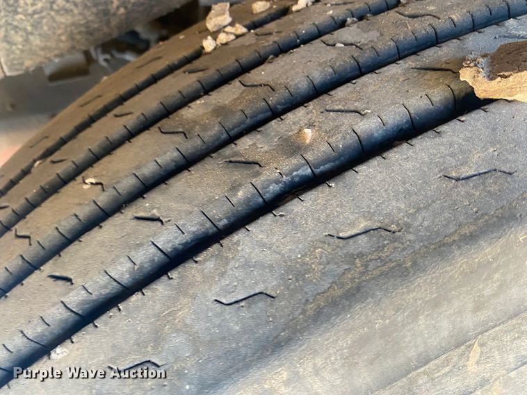 image for item DL1451 2010 International 9200i  semi truck