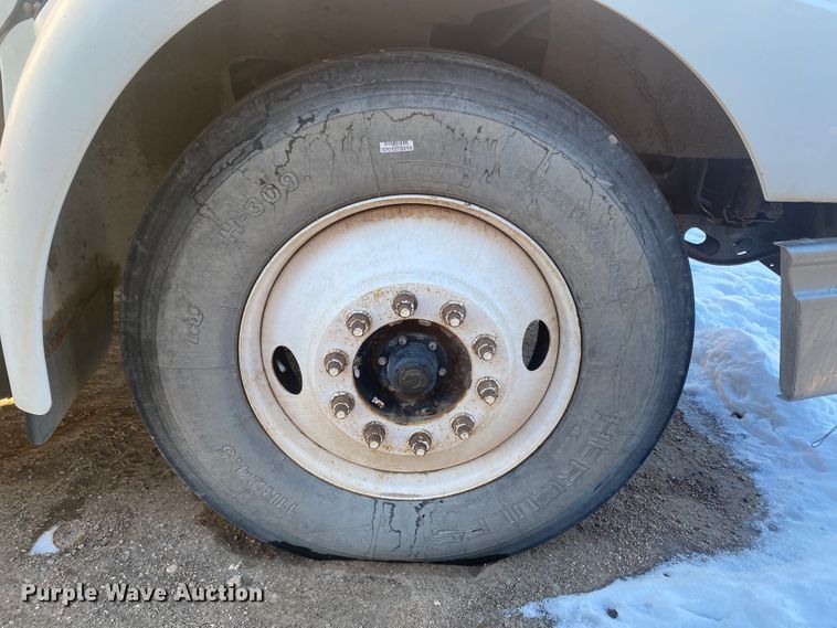 image for item DL1451 2010 International 9200i  semi truck