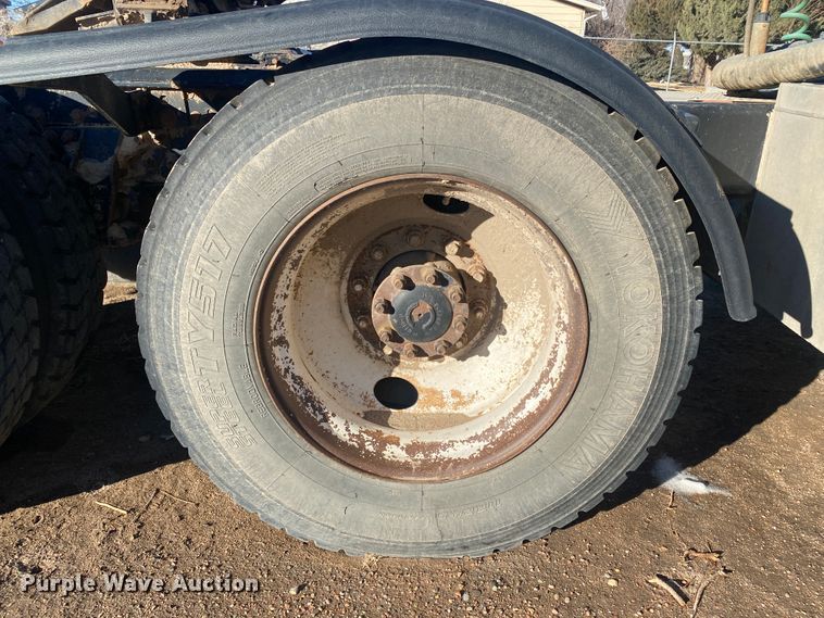 image for item DL1451 2010 International 9200i  semi truck