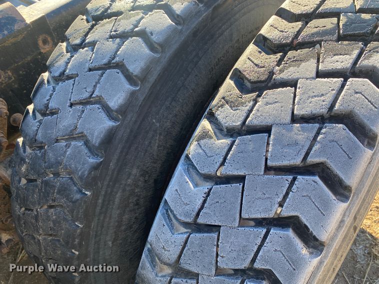 image for item DL1451 2010 International 9200i  semi truck