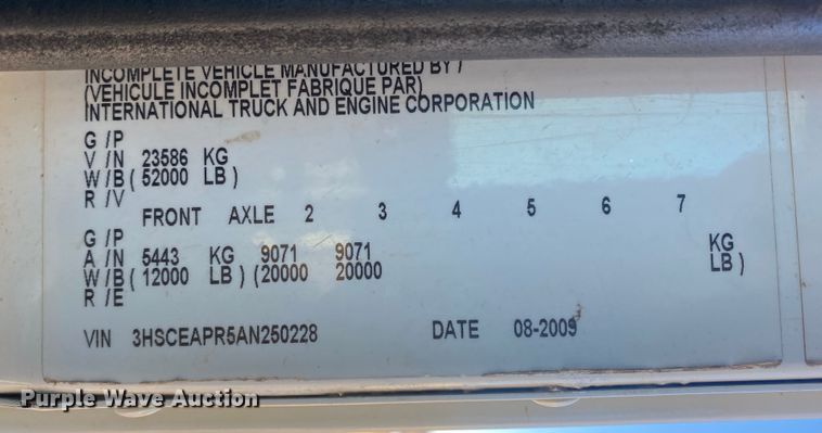 image for item DL1451 2010 International 9200i  semi truck