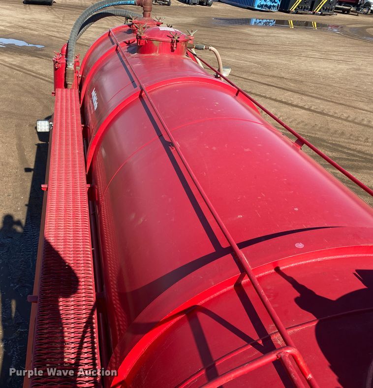 image for item DL1452 2008 VE  vacuum trailer