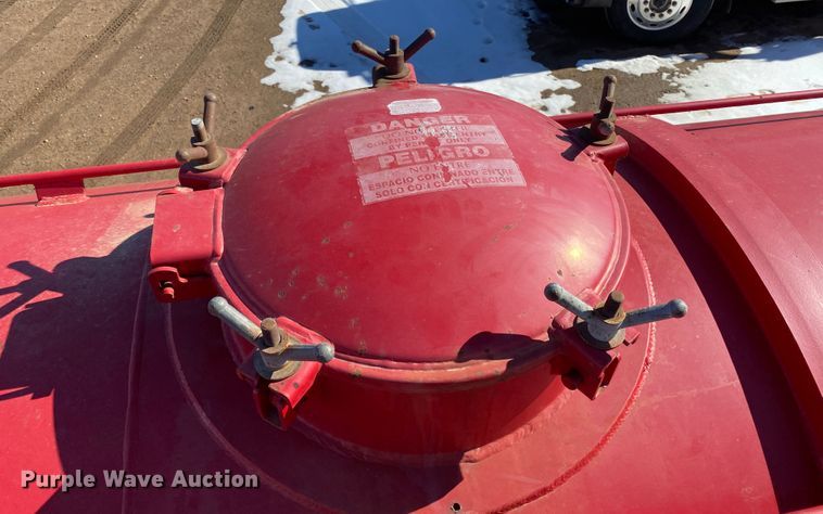 image for item DL1452 2008 VE  vacuum trailer