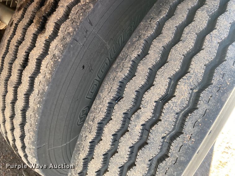 image for item DL1452 2008 VE  vacuum trailer