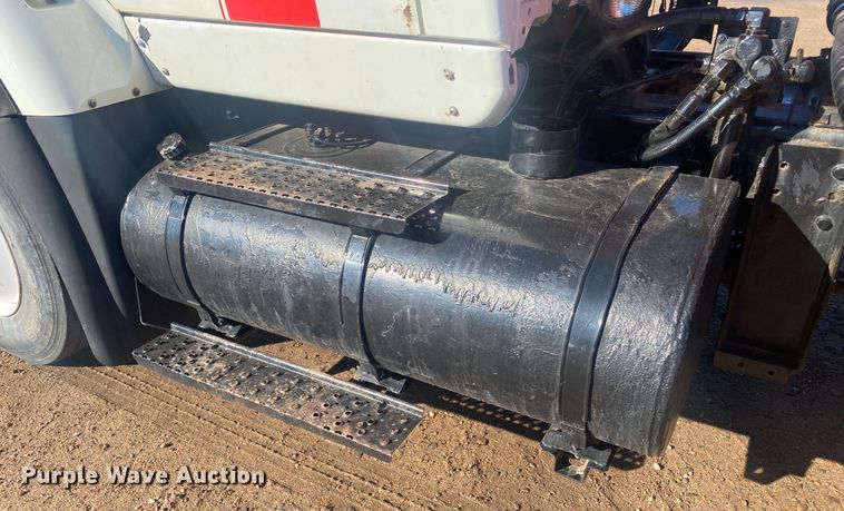 image for item DL1453 2009 International 7600  vacuum truck