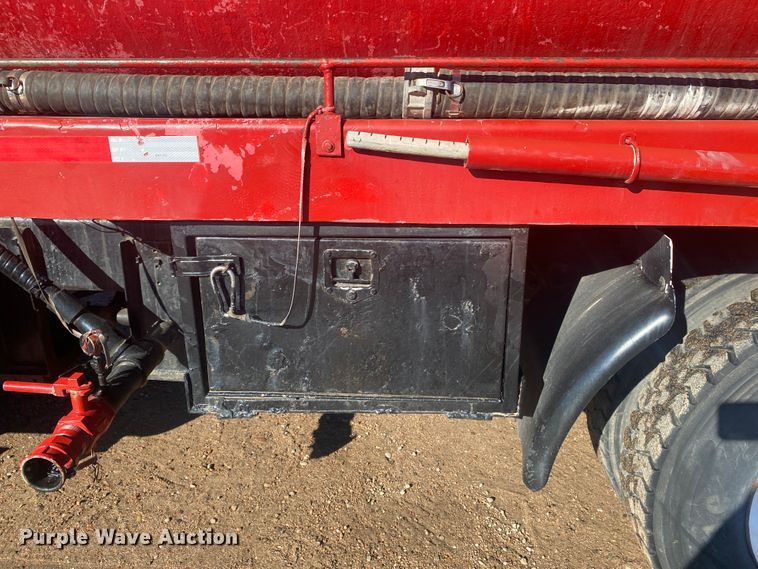 image for item DL1453 2009 International 7600  vacuum truck