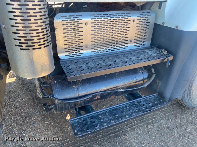 image for item DL1453 2009 International 7600  vacuum truck