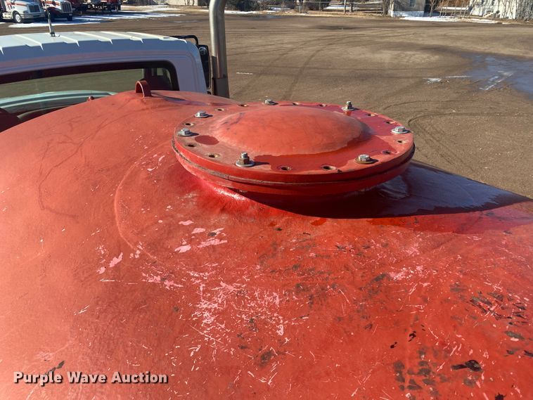 image for item DL1453 2009 International 7600  vacuum truck