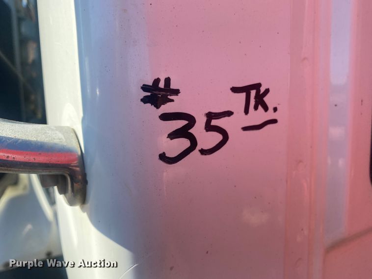 image for item DL1453 2009 International 7600  vacuum truck