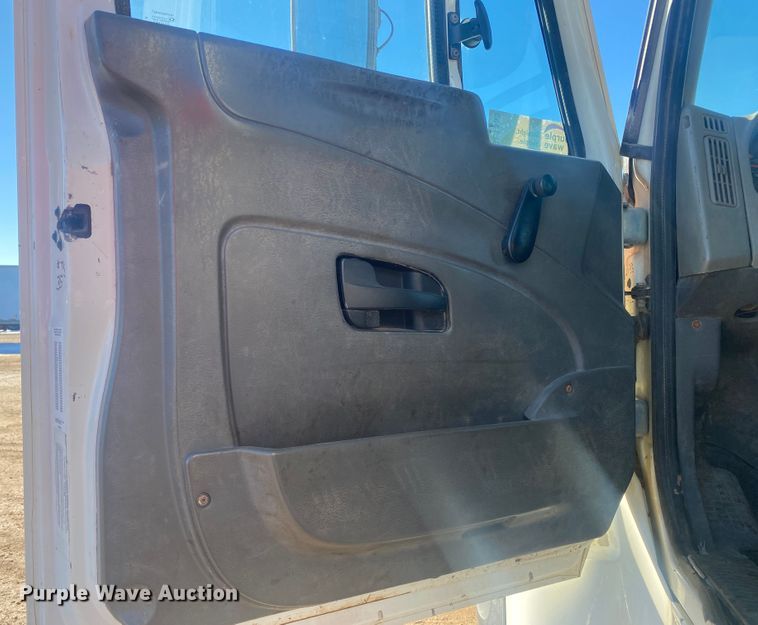 image for item DL1453 2009 International 7600  vacuum truck