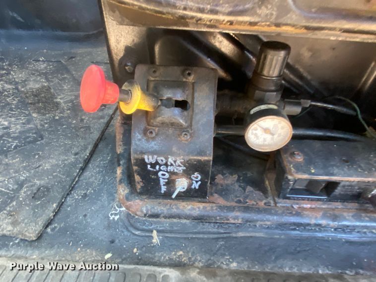 image for item DL1453 2009 International 7600  vacuum truck