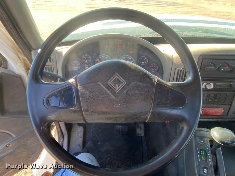 image for item DL1453 2009 International 7600  vacuum truck