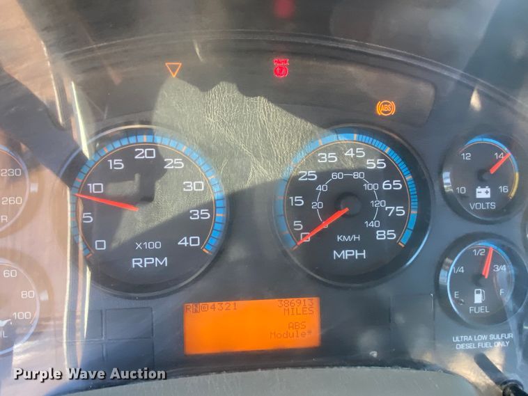 image for item DL1453 2009 International 7600  vacuum truck