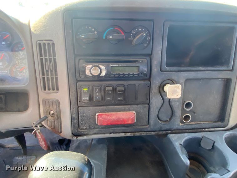 image for item DL1453 2009 International 7600  vacuum truck