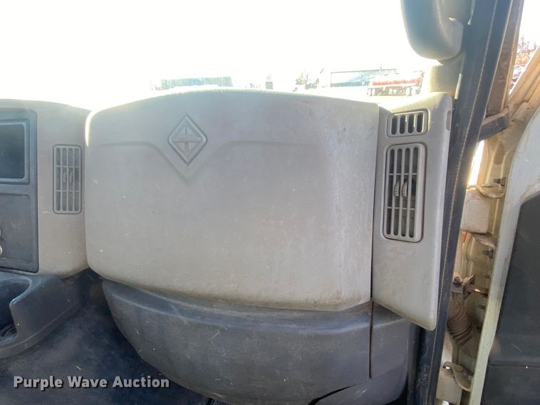 image for item DL1453 2009 International 7600  vacuum truck