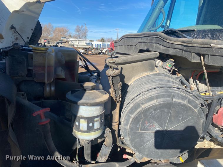 image for item DL1453 2009 International 7600  vacuum truck