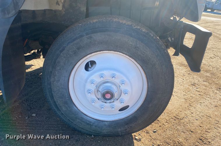 image for item DL1453 2009 International 7600  vacuum truck