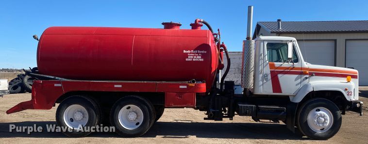 image for item DL1454 1998 International 2674  vacuum truck