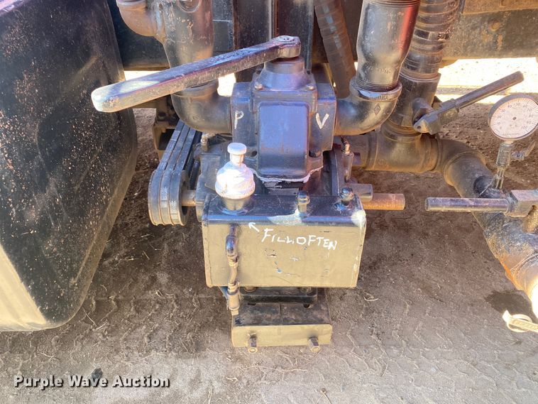 image for item DL1454 1998 International 2674  vacuum truck