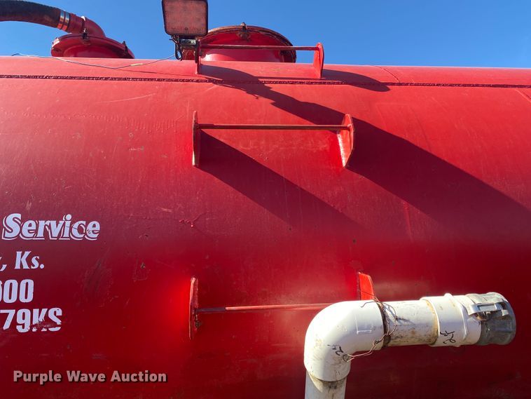 image for item DL1454 1998 International 2674  vacuum truck