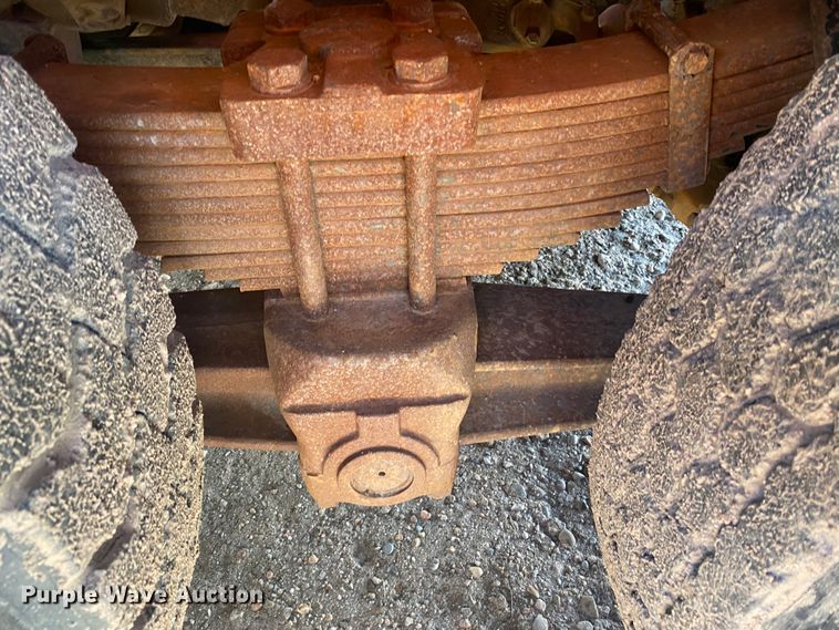 image for item DL1454 1998 International 2674  vacuum truck