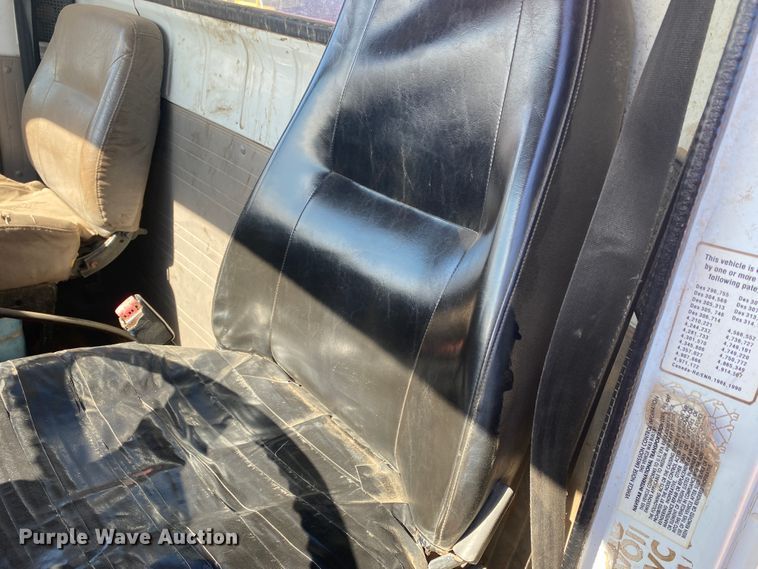 image for item DL1454 1998 International 2674  vacuum truck