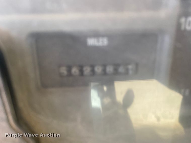 image for item DL1454 1998 International 2674  vacuum truck