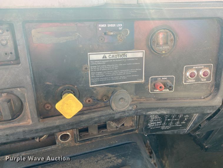 image for item DL1454 1998 International 2674  vacuum truck